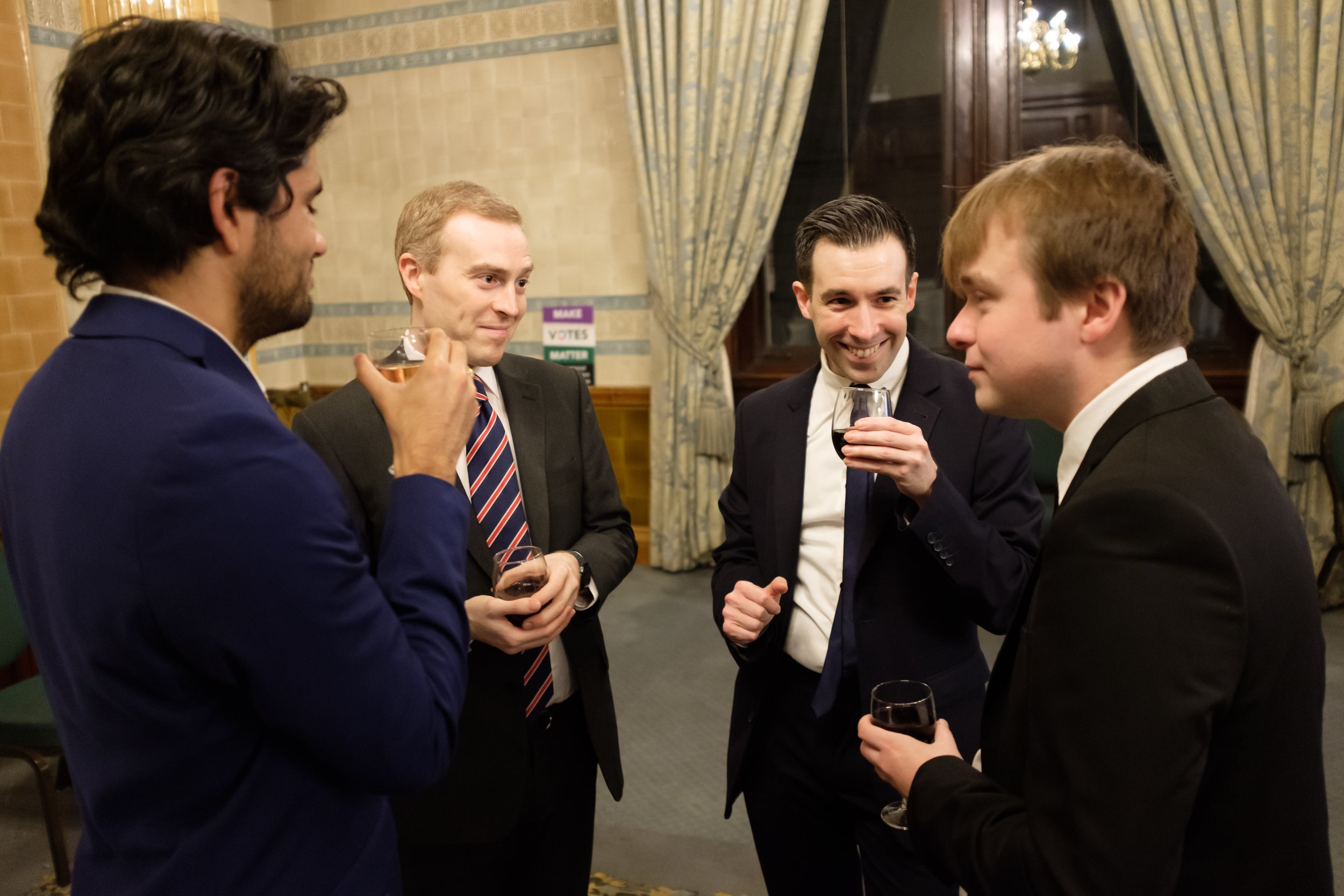 2022-11-30 at 19-01-08   X1F2018  .jpg